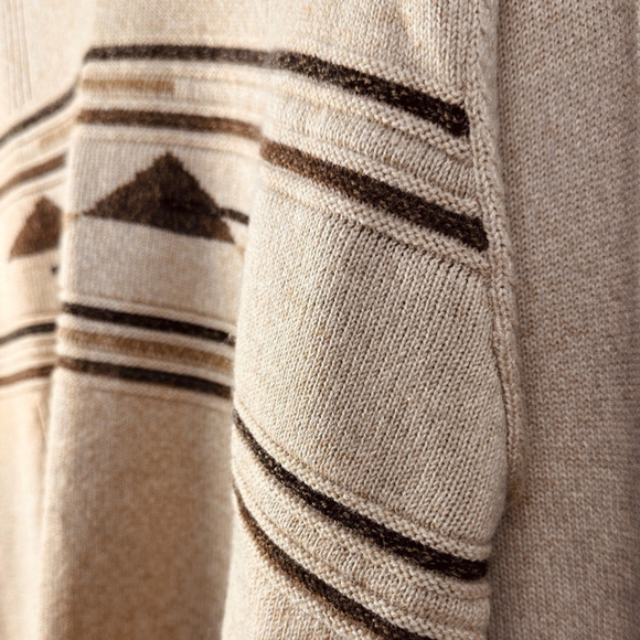 Vintage V-neck Sweater - geometric design - Oversized L - acrylic wool mix - Picture 6 of 8